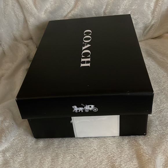 COACH Sloane Patent Leather Pump Chalk 9 B (M) - Picture 15 of 15